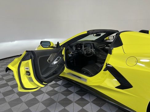 Used 2022 Chevrolet Corvette Stingray Premium Conv w/ Z51 Performance Package image 21