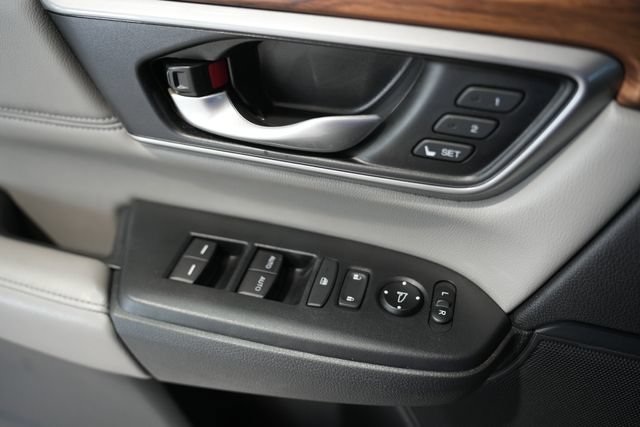 Used 2018 Honda CR-V Touring image 12