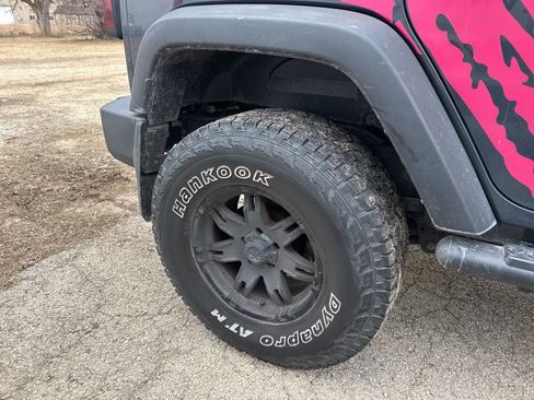 Used 2017 Jeep Wrangler Unlimited Sport w/ Connectivity Group image 10