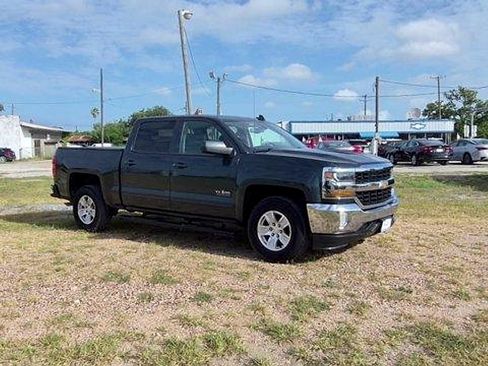 Used 2018 Chevrolet Silverado 1500 LT w/ LT Eassist Package RWD image 2