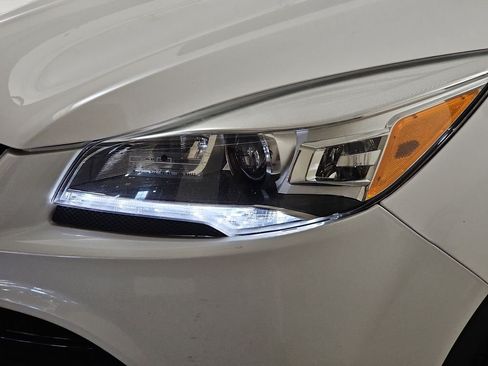 Used 2015 Ford Escape Titanium w/ Equipment Group 301A AWD/4WD image 32