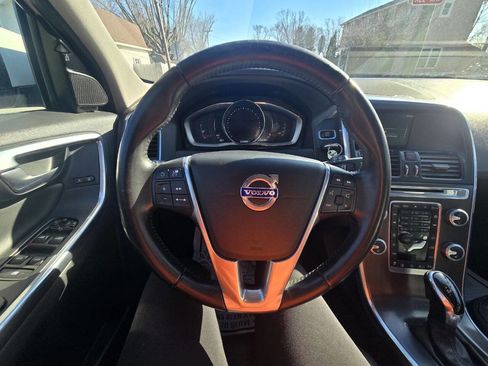 Used 2016 Volvo XC60 T6 Platinum image 15