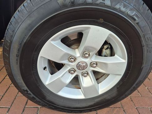 Used 2024 RAM 1500 Classic SLT image 9