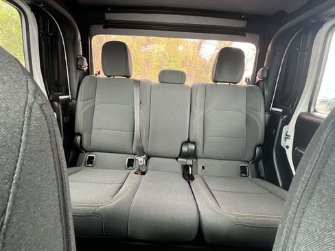 Used 2025 Jeep Gladiator Sport AWD/4WD image 14