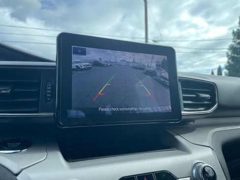 Used 2024 Ford Explorer XLT w/ Equipment Group 202A image 21