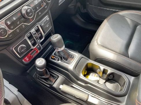 Used 2022 Jeep Gladiator Mojave w/ Cold Weather Group AWD/4WD image 15