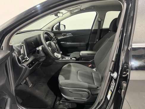 Used 2025 Kia Sportage LX AWD/4WD image 14