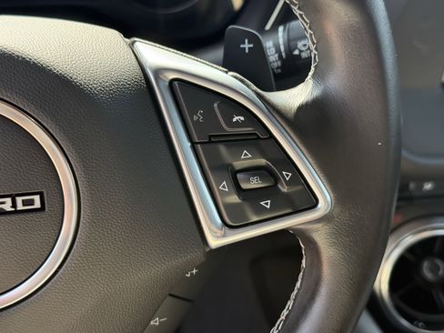 Used 2022 Chevrolet Camaro LT RWD image 17