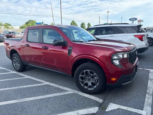 Used 2026 Ford Maverick XLT FWD image 1
