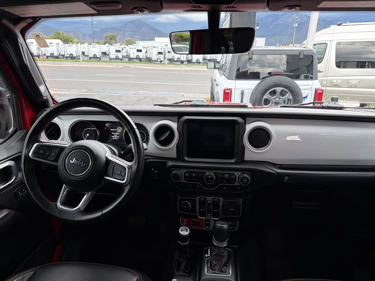 Used 2021 Jeep Gladiator Rubicon AWD/4WD image 16
