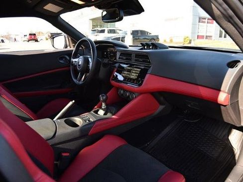 Certified 2024 Nissan Z Performance w/ Floor Mat Package image 9