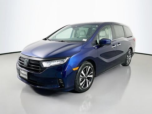 Used 2023 Honda Odyssey Touring image 3
