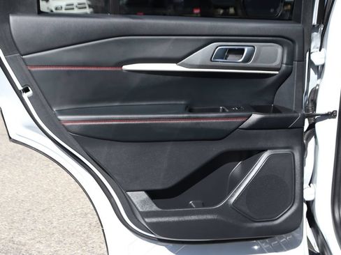 Used 2026 Ford Explorer ST-Line w/ ST-Line Street Pack AWD/4WD image 38