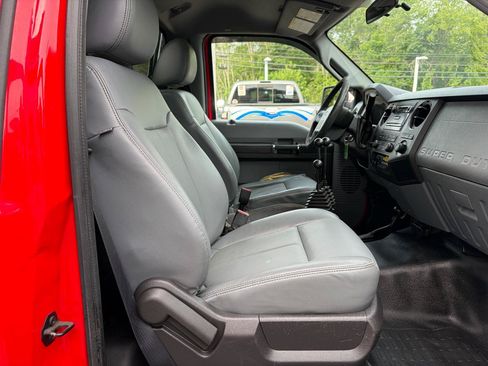 Used 2016 Ford F550 4x4 Regular Cab Super Duty image 33