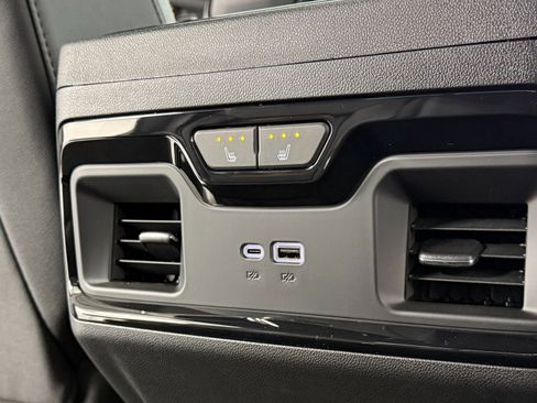 Used 2025 GMC Sierra 2500 AT4 w/ AT4 Premium Plus Package image 36