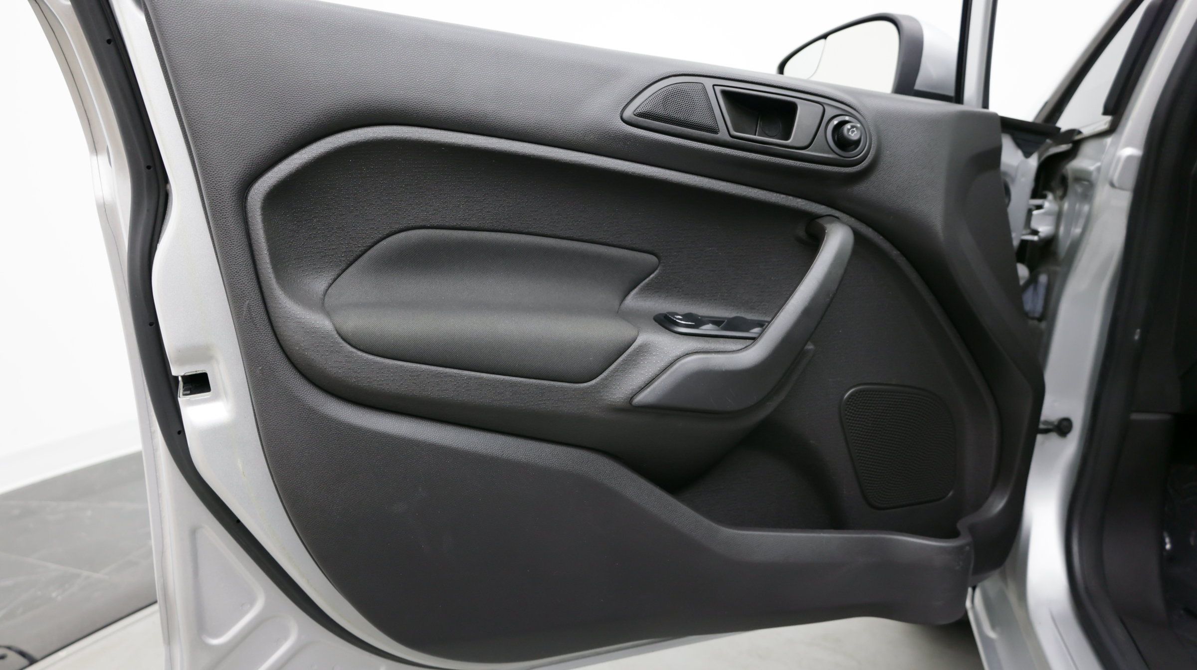 Used 2019 Ford Fiesta SE w/ Equipment Group 201A FWD image 8