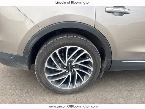 Used 2020 Lincoln Nautilus Reserve w/ Equipment Group 201A image 7