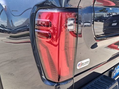 Used 2025 GMC Sierra 2500 Denali Ultimate AWD/4WD image 10