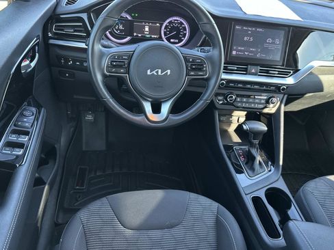 Used 2022 Kia Niro LXS image 13