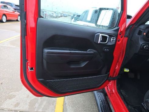 Used 2024 Jeep Gladiator Mojave w/ Convenience Group image 15