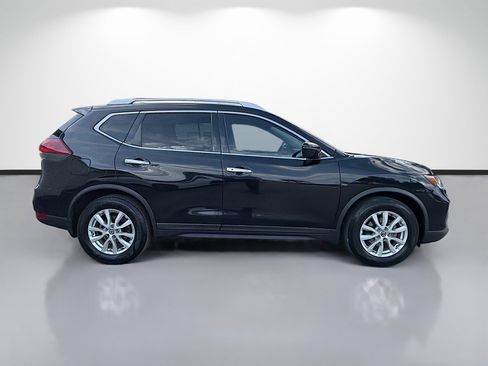 Used 2018 Nissan Rogue SV FWD image 2