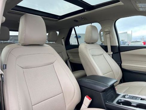 Certified 2023 Ford Explorer Limited w/ Limited Technology Package image 34