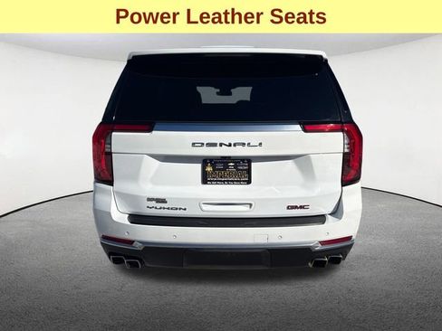 Used 2025 GMC Yukon Denali image 12