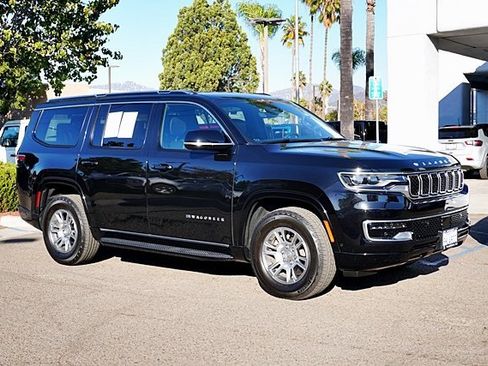 Used 2023 Jeep Wagoneer 2WD image 6