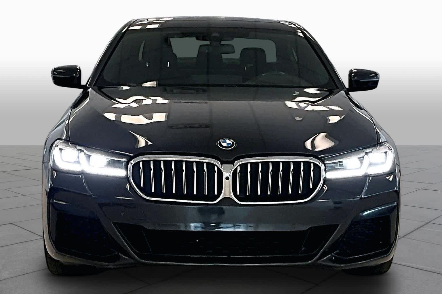 Used 2021 BMW 530i w/ M Sport Package RWD image 3