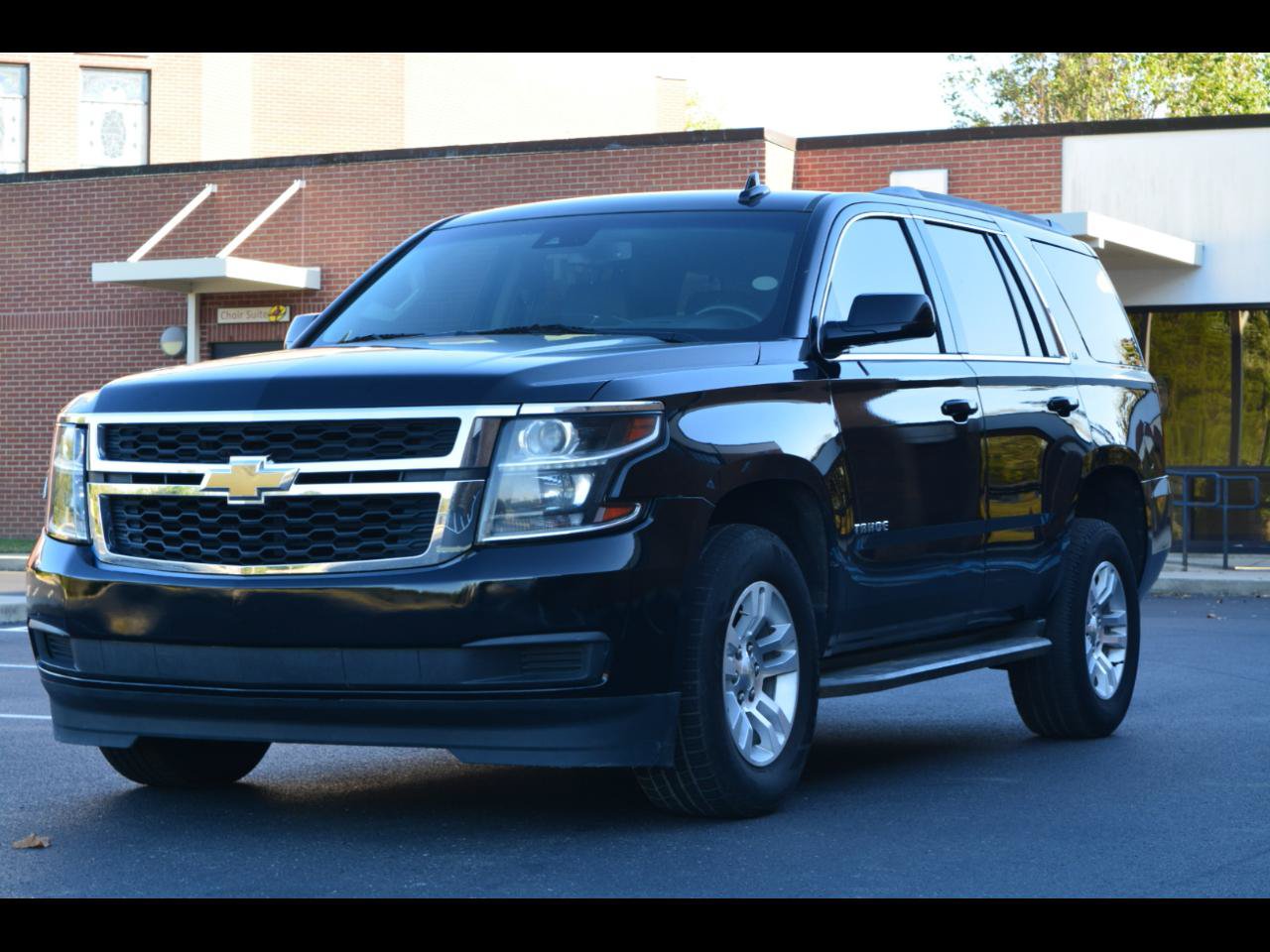 Used 2020 Chevrolet Tahoe LT RWD image 1