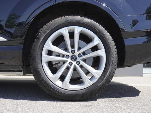 Used 2025 Audi Q7 3.0T Premium Plus AWD/4WD image 33