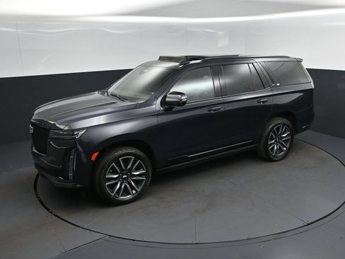 Used 2022 Cadillac Escalade Sport w/ Touring Package AWD/4WD image 31