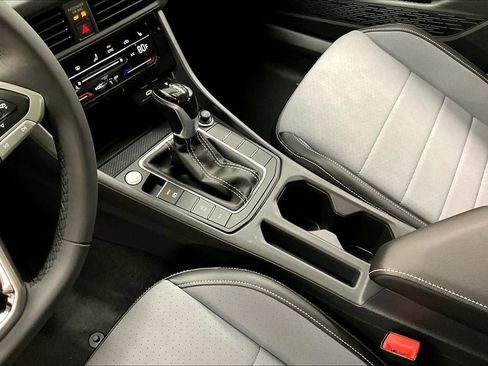 New 2026 Volkswagen Jetta SE image 10