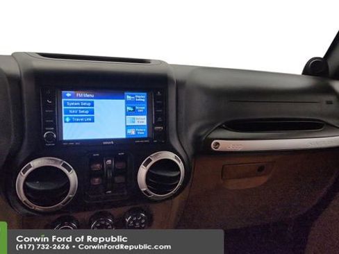 Used 2011 Jeep Wrangler Unlimited Rubicon w/ Dual Top Group image 17