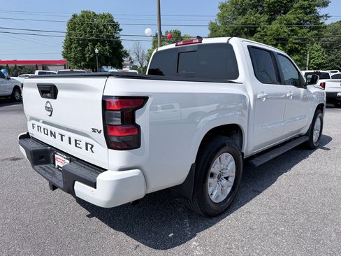 Used 2023 Nissan Frontier SV w/ SV Convenience Package RWD image 6