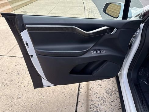 Used 2017 Tesla Model X 75D image 16