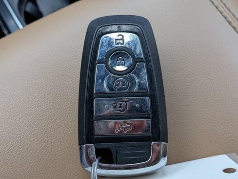 Used 2021 Lincoln Corsair Reserve FWD image 35