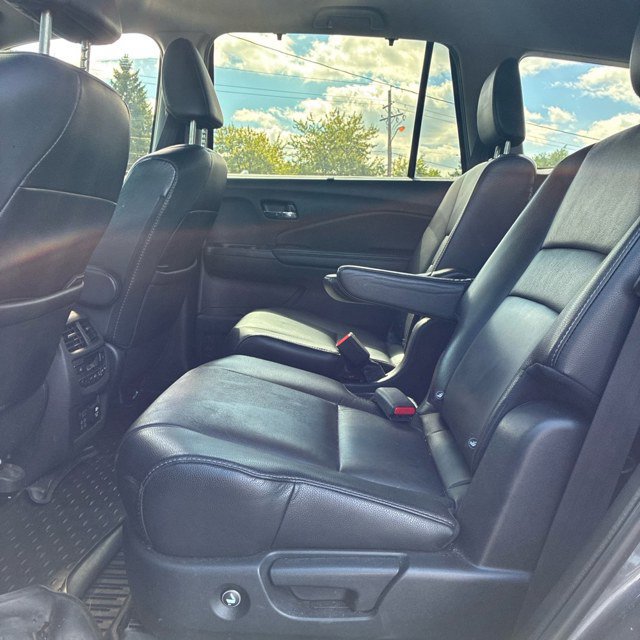Used 2021 Honda Pilot Touring image 16