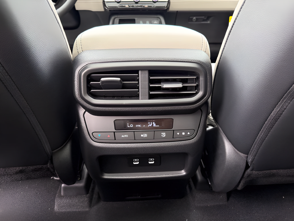 New 2026 Honda Pilot Touring image 13
