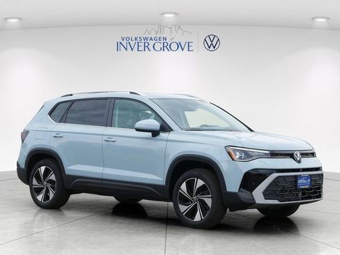 New 2026 Volkswagen Taos SE AWD/4WD image 1