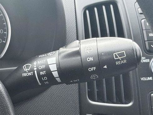 Used 2012 Hyundai Elantra SE image 24