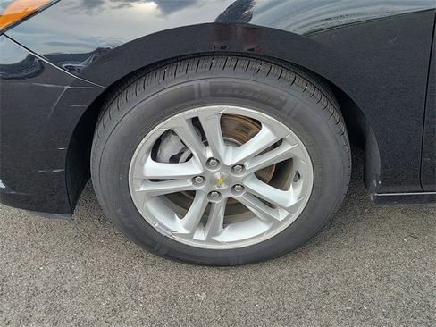 Used 2017 Chevrolet Cruze LT w/ Convenience Package image 9