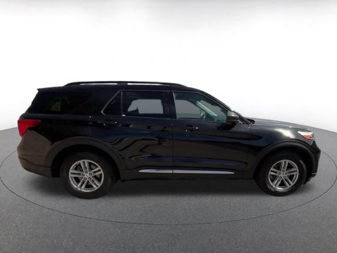 Used 2024 Ford Explorer XLT w/ Equipment Group 202A RWD image 16