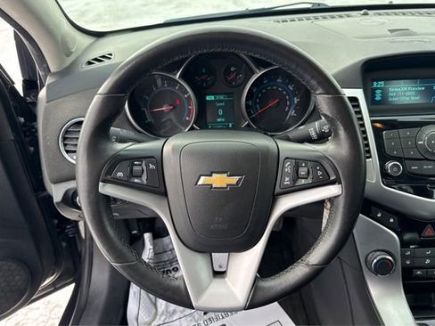 Used 2014 Chevrolet Cruze LT image 16