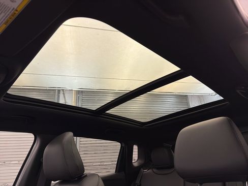 New 2025 Jeep Compass Latitude w/ Sun & Sound Group image 14