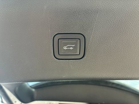 Used 2024 Buick Enclave Essence w/ Experience Buick Package AWD/4WD image 19