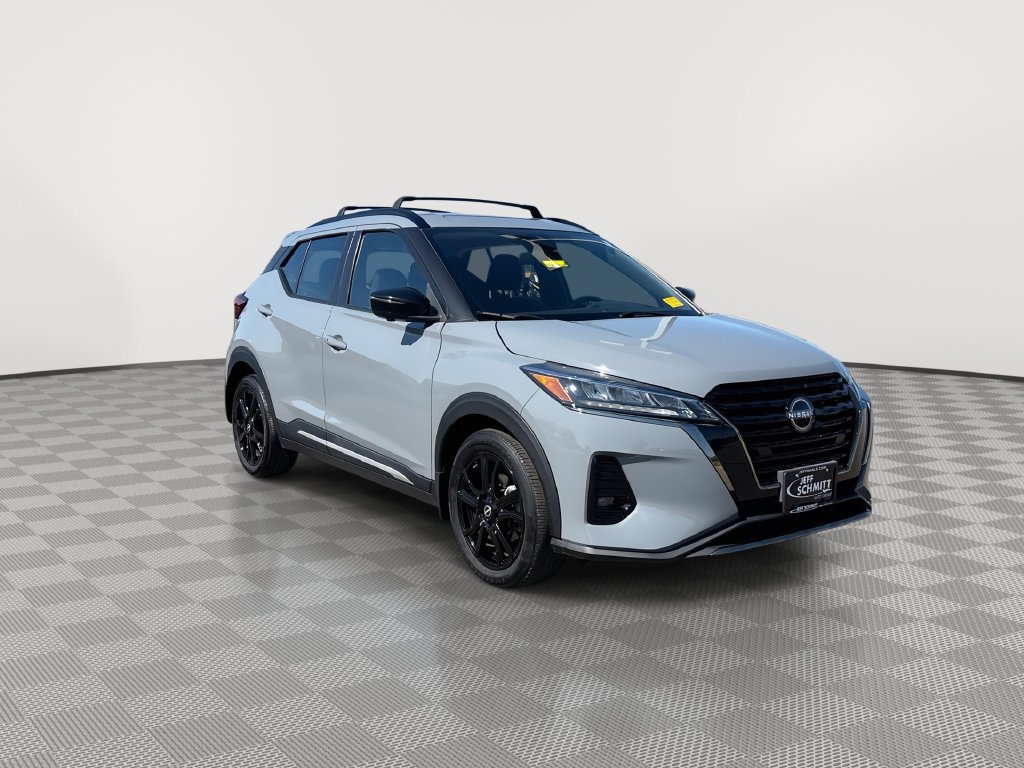 Certified 2024 Nissan Kicks SR w/ Exterior Package FWD image 3