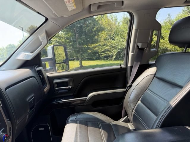 Used 2016 GMC Sierra 2500 Denali w/ Duramax Plus Package AWD/4WD image 26
