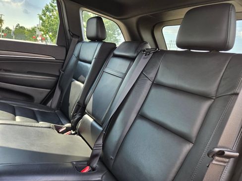 Used 2019 Jeep Grand Cherokee Limited RWD image 23