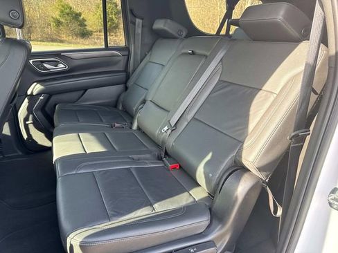Used 2024 Chevrolet Suburban LT image 16